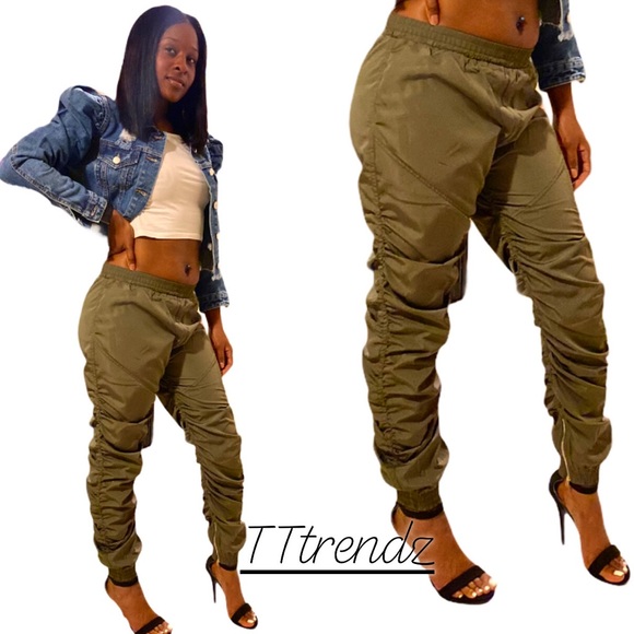 ❗ CLEARANCE ❗ Olive Stacked windbreaker pants zipper Jogger Size Small - Picture 1 of 4
